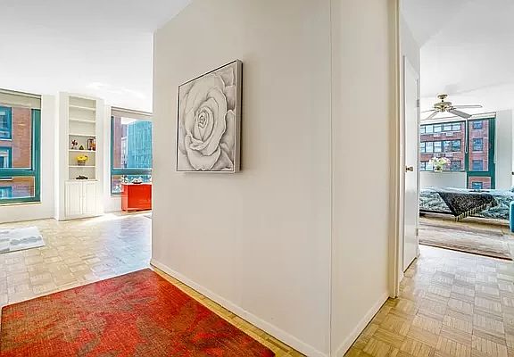 5th image of 1 Irving Pl APT U11f