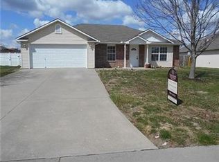 706 SW Meadowood Dr, Grain Valley, MO 64029