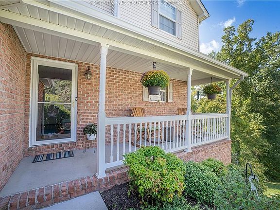 3rd image of 107 Estate Ln