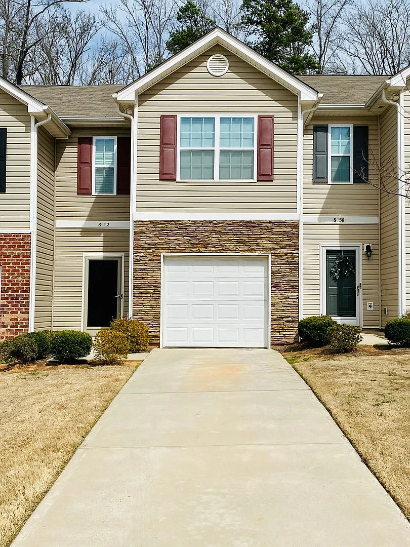 2BR/2.5BA Townhouse — Photo 1