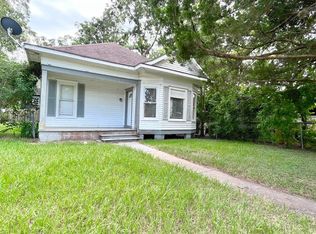 2210 4th St, Bay City, TX 77414