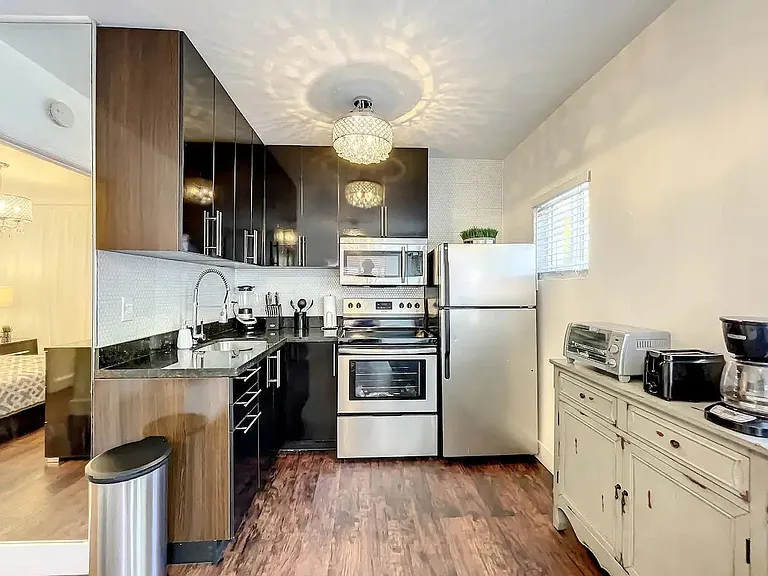 2700 SW 36th Ave #C — Photo 5