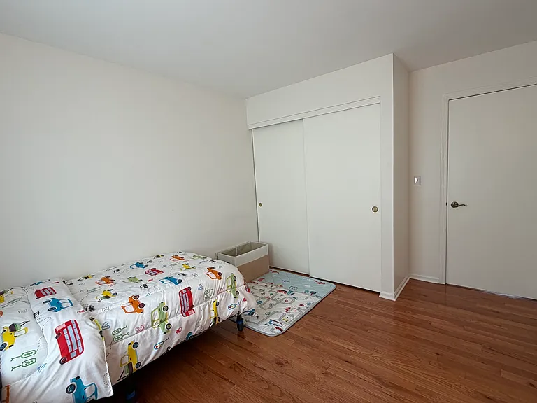 1870 Grosse Pointe Cir — Photo 17