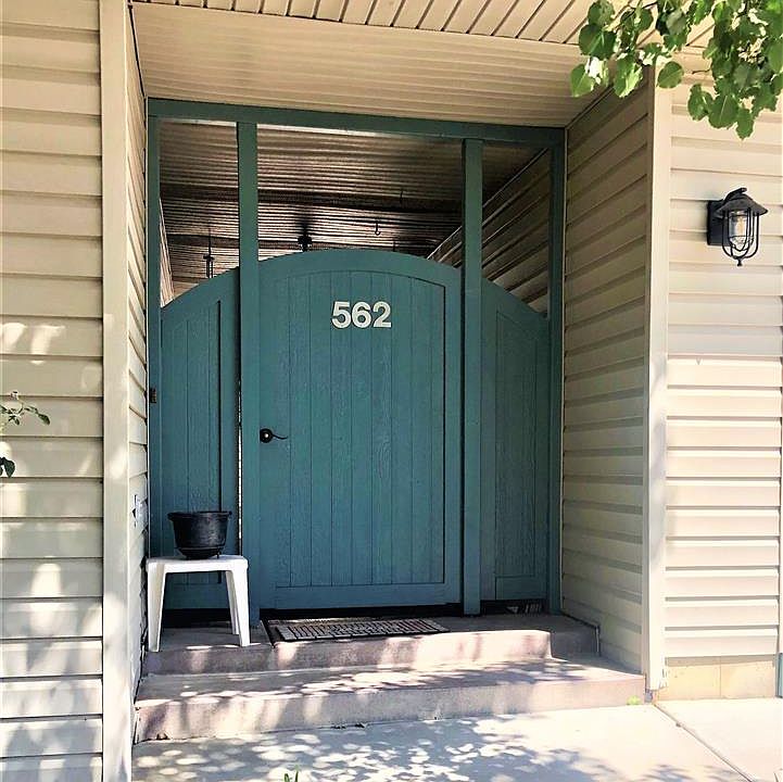 1st image of 562 E Greenfield Cir