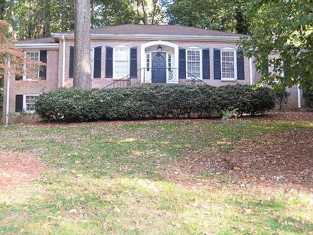 1st image of 891 Foxcroft Trl SE