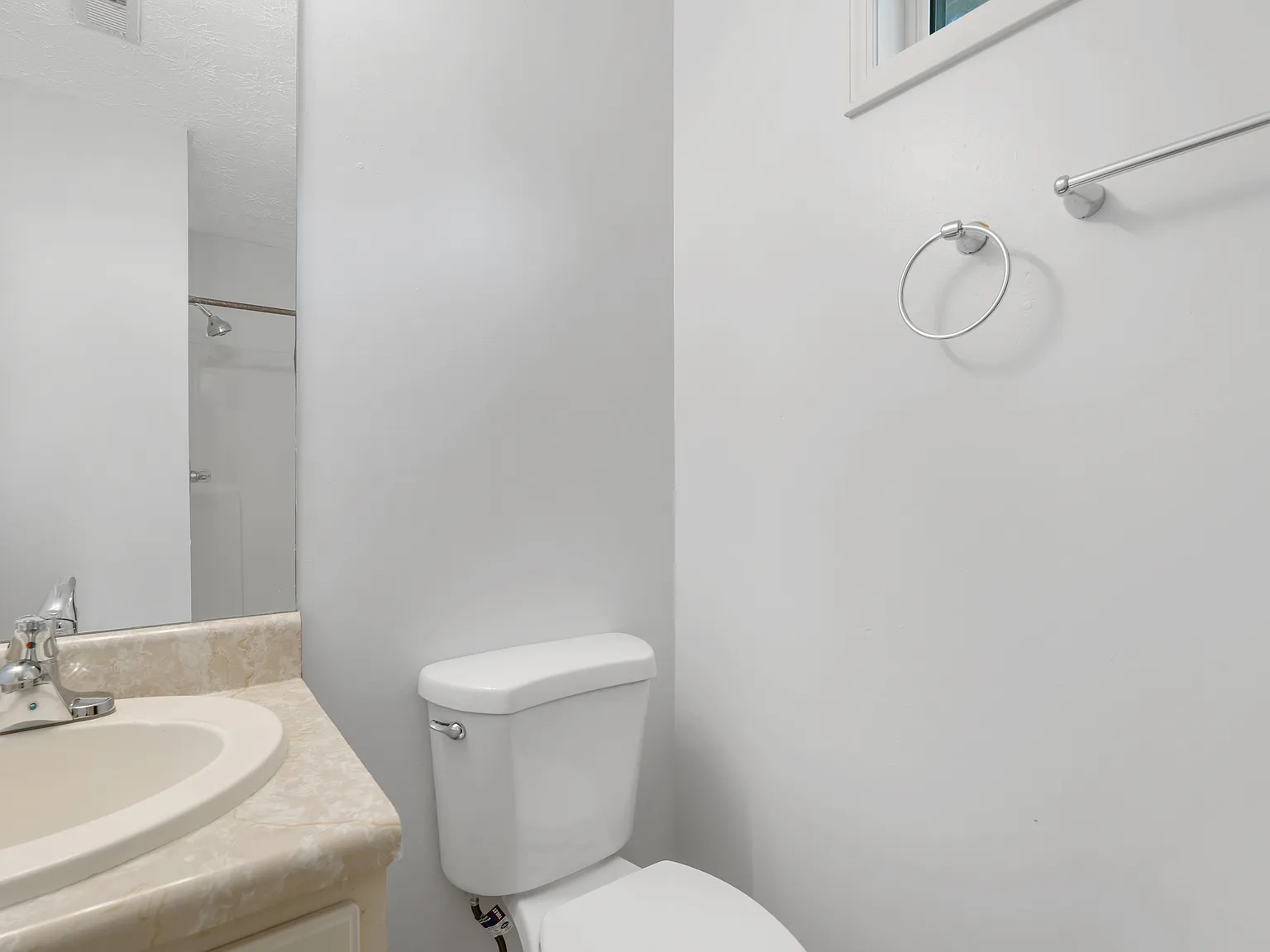 4 bed, 1935 sqft, $2,200 — Photo 4