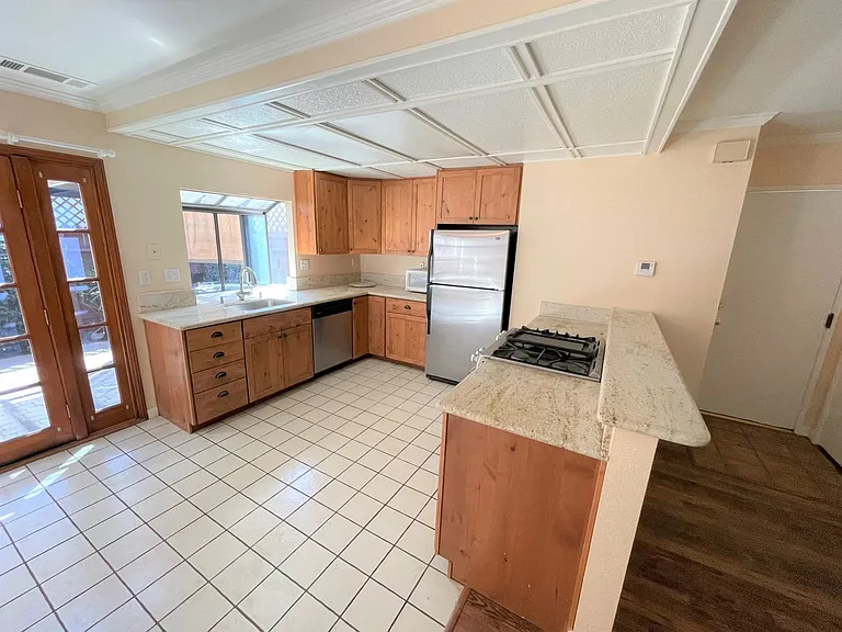 1206 Llama Ct — Photo 10
