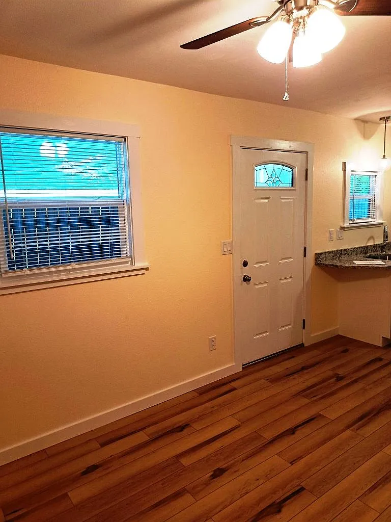 Studio, 235 sqft, $1,350 — Photo 3