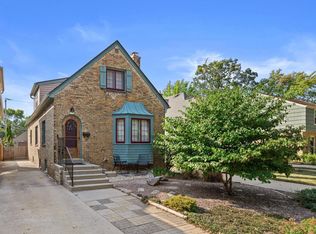 5131 N Diversey Blvd, Whitefish Bay, WI