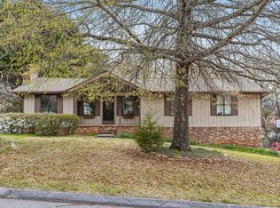 1711 Mountain Bay Dr, Hixson, TN 37343