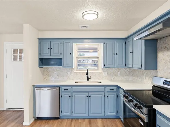 5004 S Briarwood Dr, Del City, OK 73135