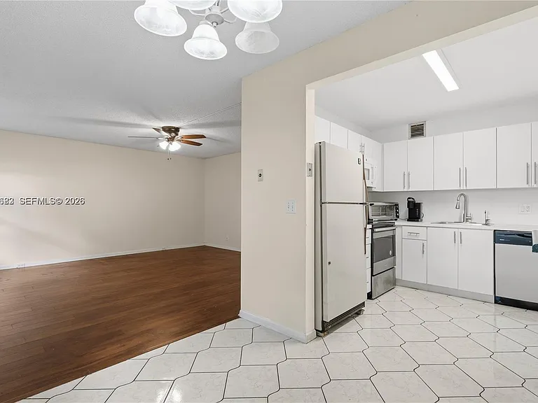 251 SW 132nd Way #117H — Photo 12