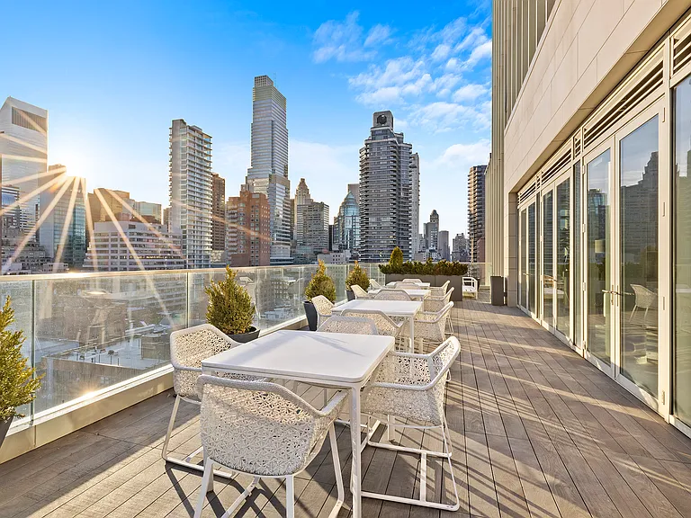 301 E 61st St #4B — Photo 11