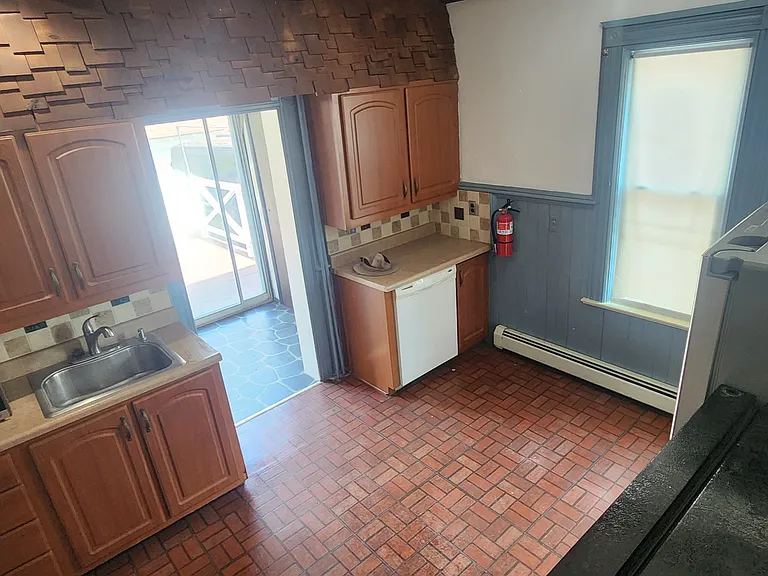 3 Myrtle Ave #1 — Photo 12