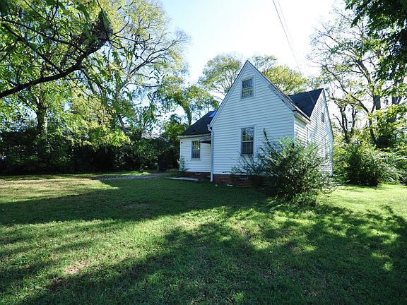 3rd image of 2707 Alhambra Cir