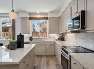 2530 Courtney Avenue, Santa Rosa, CA 95403