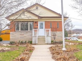 73 Ofield Rd #2, Hamilton, ON L8S 2M6