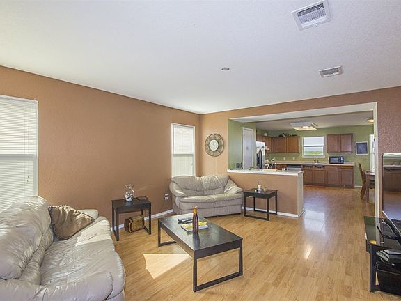5th image of 13525 Coomes Dr