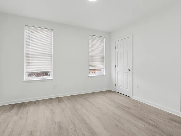 2603 N Hollywood St — Photo 8