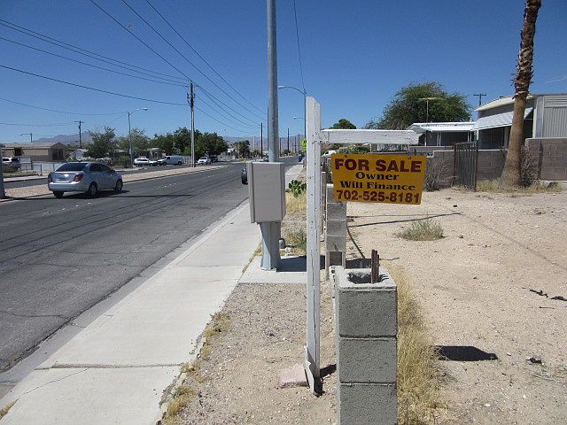 2nd image of 2168 Toiyabe St