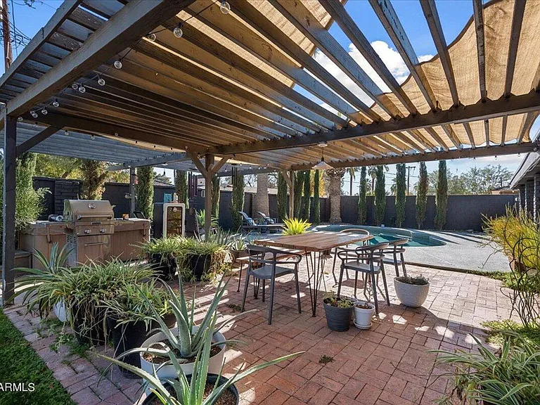6643 N 7th Dr — Photo 21