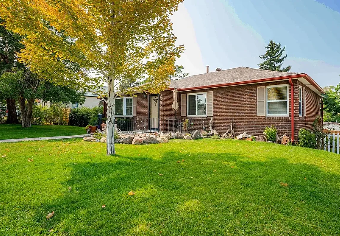 4 bed, 1876 sqft, $2,995 — Photo 1