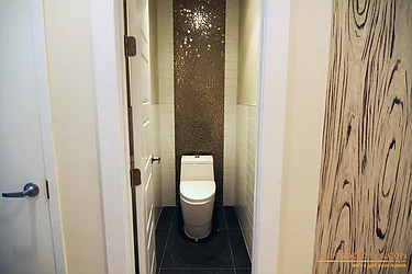 Rented by aptsandlofts.com