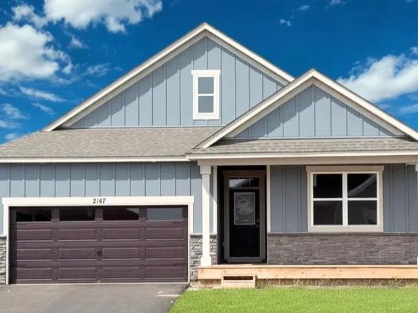 2147 Bluff Heights Dr, Shakopee, MN 55379