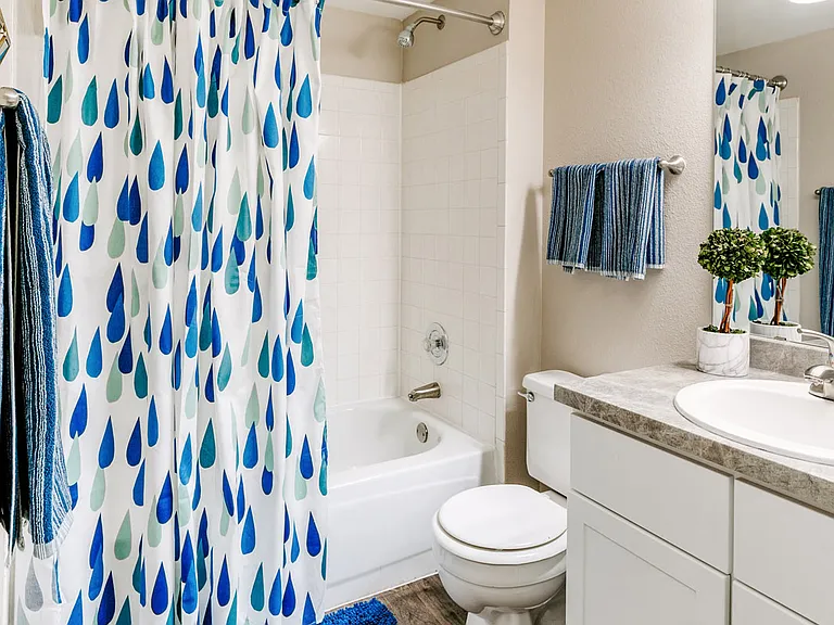 Sloan's Lake Apartments — Photo 9