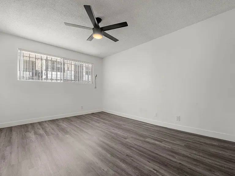 3933 Nicolet Ave — Photo 10