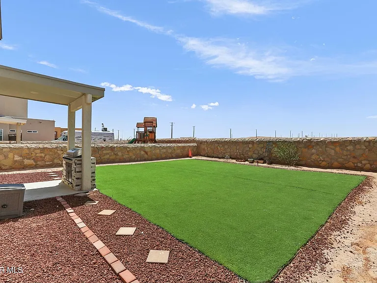 3909 Desert Dunes Dr — Photo 43