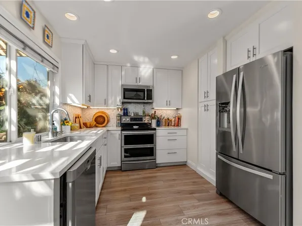 430 Carriage Dr APT F, Santa Ana, CA 92707