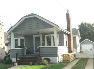 22 York St, Malverne, NY 11565
