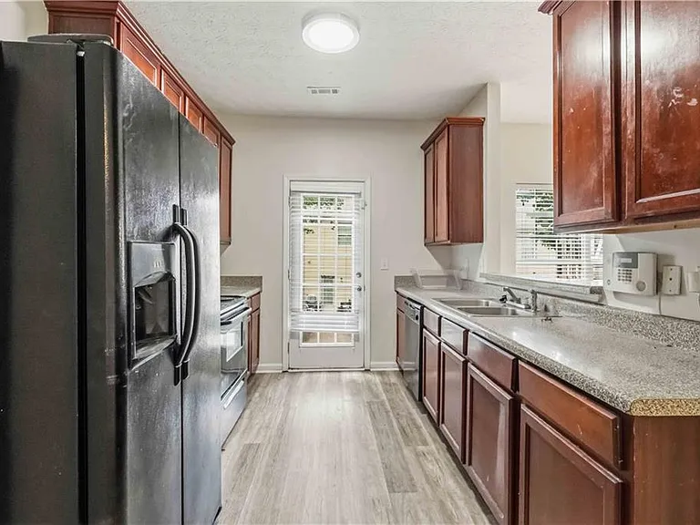 4401 Stone Gate Way — Photo 10