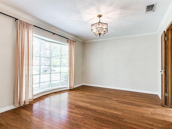 3rd image of 7329 Timberidge Dr