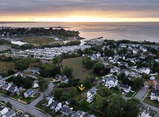 14 Clinton St, Fairfield, CT 06824