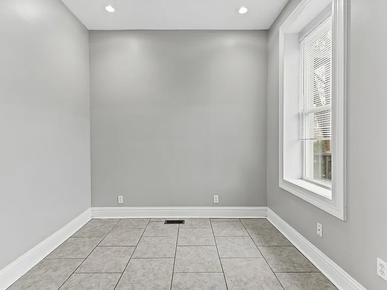 3437 Keokuk St — Photo 3