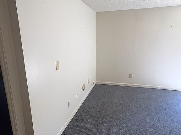 4th image of 4828 Calico Rd #3