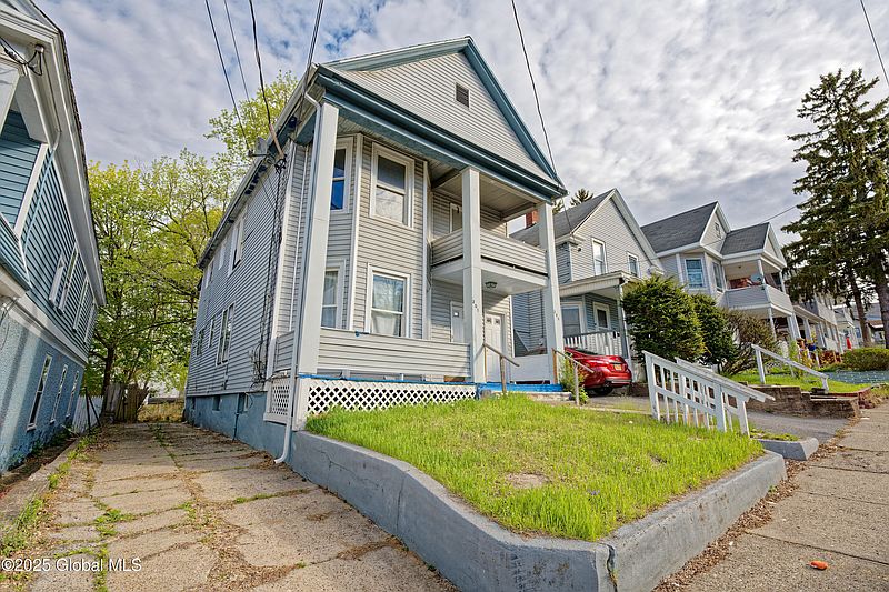 3rd image of 201-203 Linden Street