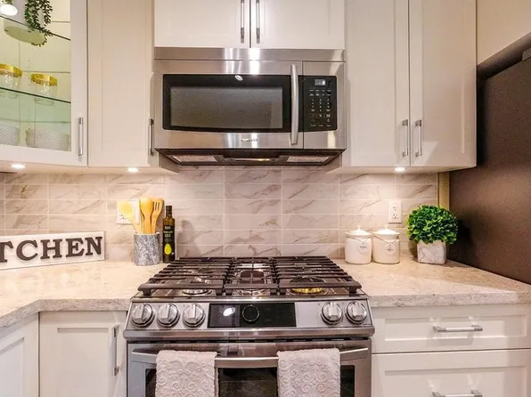 8538 203a St #408, Langley, BC V2Y 3P9