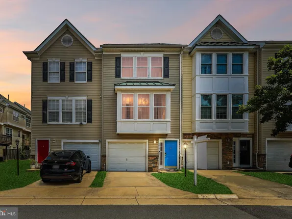 23151 Blackthorn Sq, Sterling, VA 20166