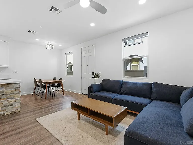 2464 Solara Ln — Photo 19