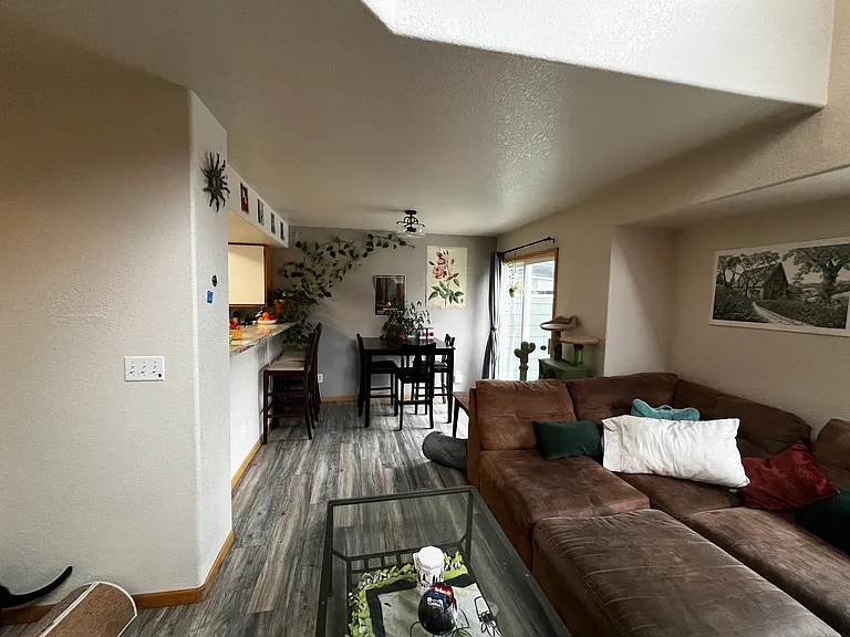 1061 Tierra Ln #C — Photo 8