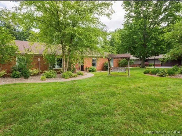 821 N Forrest Drive, Sellersburg, IN 47172