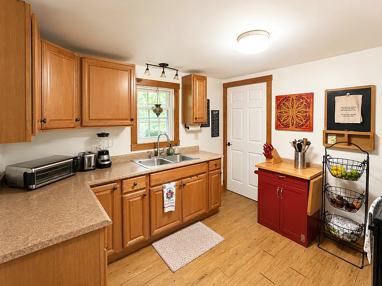 773 Middle Tpke — Photo 11