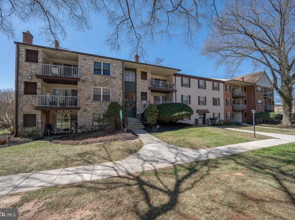 271 Drummers Ln #271, Wayne, PA 19087