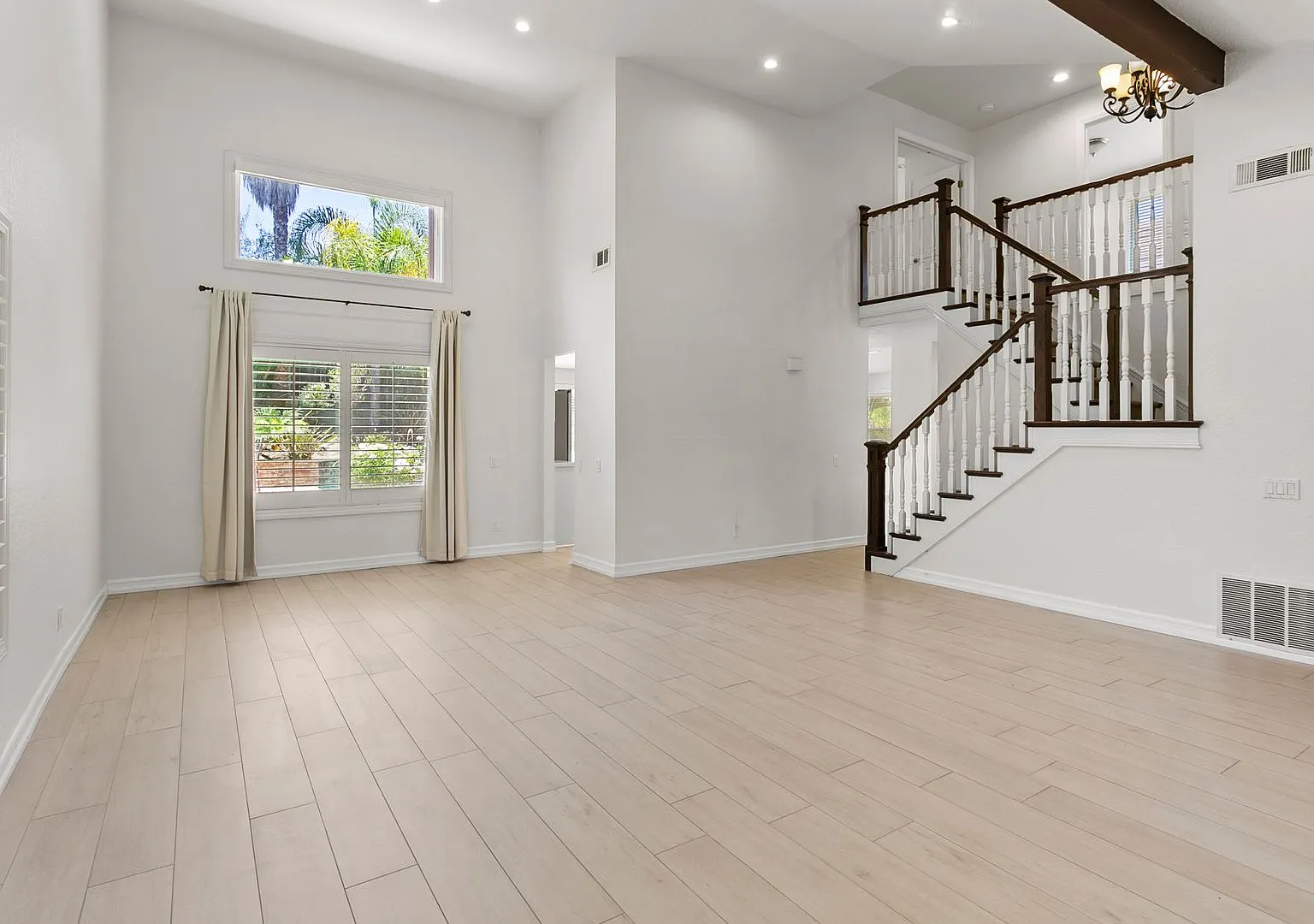 Beautiful 4-Bedroom Home with Private Pool & Spa in Laguna Niguel! — Photo 4