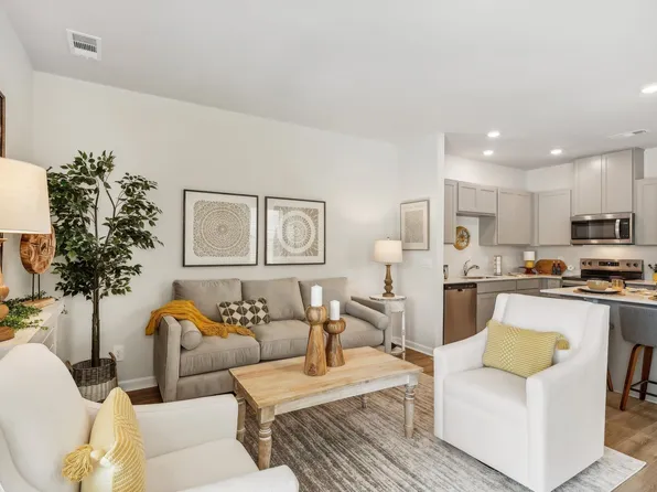 2971 Mallard Dr, Lebanon, TN 37090