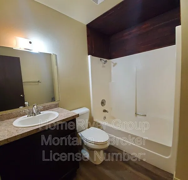 909 Pattee Creek Dr #C — Photo 6