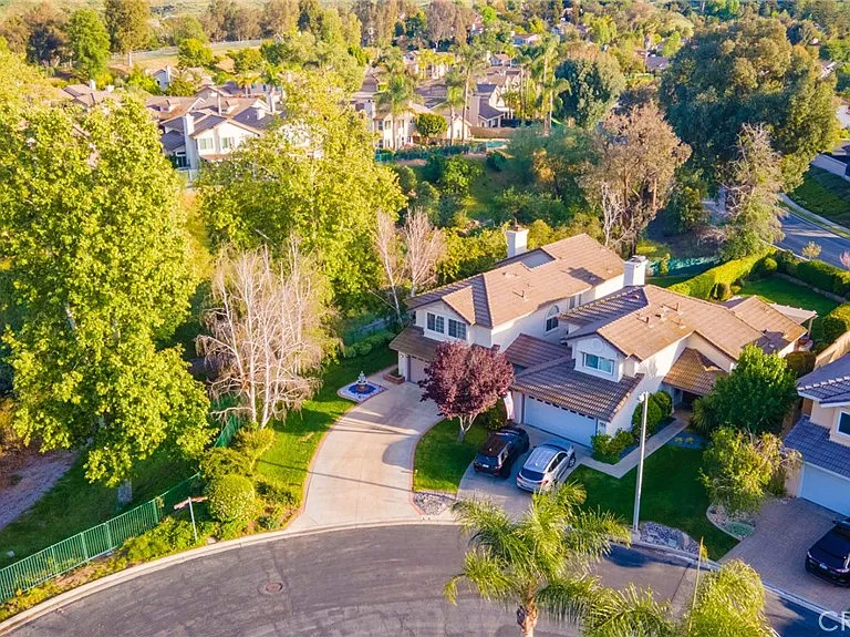 10 Valley Crest Rd — Photo 48